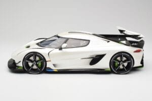 Koenigsegg Jesko Attack Crystal White Pearl GT Spirit 1:12 GT501 Resina - imagem 3 de 6