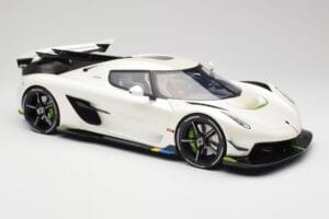 Koenigsegg Jesko Attack Crystal White Pearl GT Spirit 1:12 GT501 Resina - imagem 4 de 6