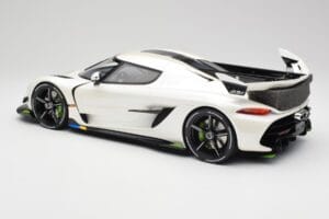 Koenigsegg Jesko Attack Crystal White Pearl GT Spirit 1:12 GT501 Resina - imagem 5 de 6