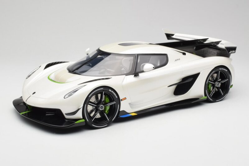 Koenigsegg Jesko Attack Crystal White Pearl GT Spirit 1:12 GT501 Resina