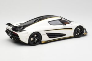 Koenigsegg Regera Crystal Branco GT Spirit 1:18 GT913 Resina - imagem 2 de 6