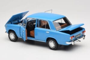Lada 1200 2101 Azul IXO 1:18 18CMC204OP Metal - imagem 5 de 8