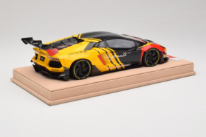 Lamborghini Aventador Liberty Walk Infinite Preto Amarelo Timothy & Pierre 1:18 REMC035 Metal - imagem 3 de 7