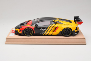 Lamborghini Aventador Liberty Walk Infinite Preto Amarelo Timothy & Pierre 1:18 REMC035 Metal