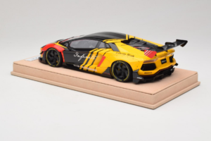 Lamborghini Aventador Liberty Walk Infinite Preto Amarelo Timothy & Pierre 1:18 REMC035 Metal - imagem 5 de 7