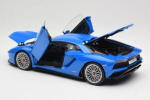 Lamborghini Aventador S LP740-4 Blue Nila AUTOart 1:18 79134 Metal - imagem 5 de 8