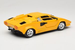 Lamborghini Countach TC Amarelo Tonka 1:18 09035-R1 Metal - imagem 3 de 8