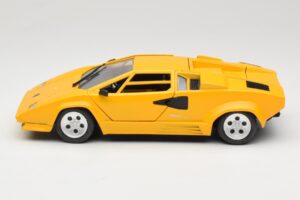 Lamborghini Countach TC Amarelo Tonka 1:18 09035-R1 Metal - imagem 4 de 8