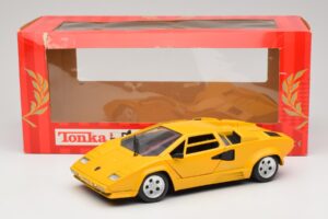 Lamborghini Countach TC Amarelo Tonka 1:18 09035-R1 Metal - imagem 8 de 8