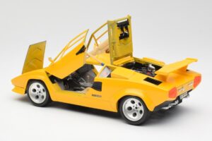 Lamborghini Countach Amarelo Bburago 1:18 3037 Metal - imagem 5 de 8