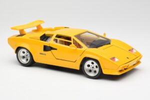 Lamborghini Countach Amarelo Bburago 1:18 3037 Metal - imagem 6 de 8