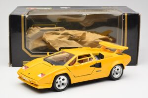 Lamborghini Countach Amarelo Bburago 1:18 3037 Metal - imagem 8 de 8