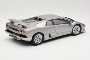 Lamborghini Diablo Prata AUTOart 1:18 70071 Metal - imagem 3 de 8