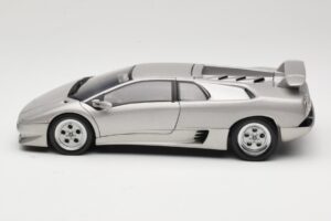 Lamborghini Diablo Prata AUTOart 1:18 70071 Metal - imagem 4 de 8