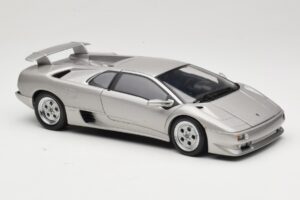 Lamborghini Diablo Prata AUTOart 1:18 70071 Metal - imagem 6 de 8