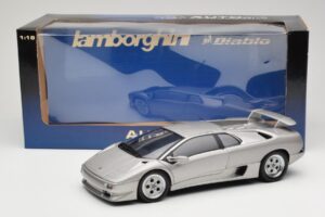 Lamborghini Diablo Prata AUTOart 1:18 70071 Metal - imagem 8 de 8