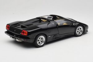Lamborghini Diablo Roadster Preto AUTOart 1:18 70093-R1 Metal - imagem 4 de 10