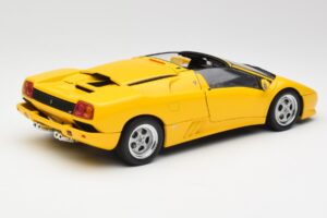 Lamborghini Diablo Roadster Amarelo AUTOart 1:18 70092 Metal - imagem 3 de 8