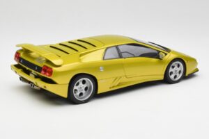 Lamborghini Diablo SE30 Anniversary Edition Amarelo Spyder AUTOart 1:18 79157 Metal - imagem 3 de 8