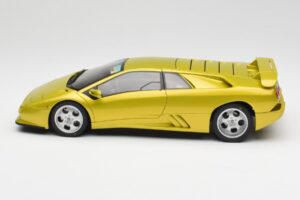 Lamborghini Diablo SE30 Anniversary Edition Amarelo Spyder AUTOart 1:18 79157 Metal - imagem 4 de 8
