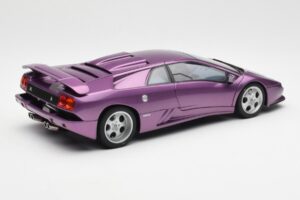 Lamborghini Diablo SE30 Jota Roxo Metálico AUTOart 1:18 79142 Compósito - imagem 3 de 8