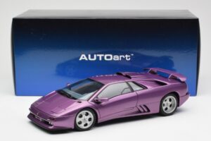 Lamborghini Diablo SE30 Jota Roxo Metálico AUTOart 1:18 79142 Compósito - imagem 8 de 8