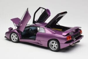 Lamborghini Diablo SE30 Anniversary Edition Roxo Metálico AUTOart 1:18 79158 Metal - imagem 5 de 8
