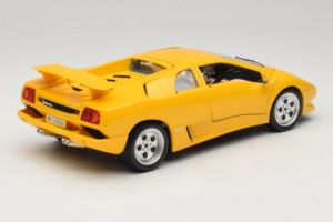 Lamborghini Diablo Amarelo Bburago 1:18 3041-M2 Metal - imagem 3 de 8