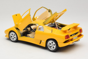 Lamborghini Diablo Amarelo Bburago 1:18 3041-M2 Metal - imagem 5 de 8