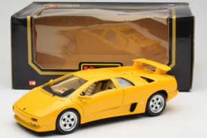 Lamborghini Diablo Amarelo Bburago 1:18 3041-M2 Metal - imagem 8 de 8