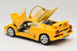 Lamborghini Diablo Amarelo Bburago 1:18 3041 Metal - imagem 5 de 8