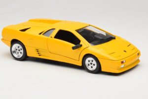 Lamborghini Diablo Amarelo Tonka 1:18 09035 Metal - imagem 6 de 8