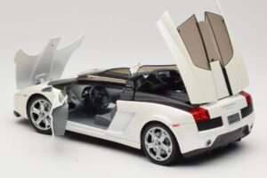 Lamborghini Gallardo Concept Branco Mondo Motors 1:18 146432 Metal - imagem 5 de 8