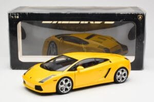 Lamborghini Gallardo Metallic Amarelo AUTOart 1:18 74571 Metal - imagem 8 de 8