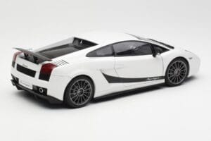 Lamborghini Gallardo Superleggera Monocerus Metallic Branco AUTOart 1:18 74585 Metal - imagem 3 de 8