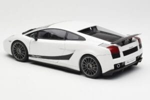 Lamborghini Gallardo Superleggera Monocerus Metallic Branco AUTOart 1:18 74585 Metal - imagem 7 de 8