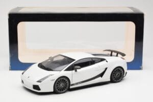 Lamborghini Gallardo Superleggera Monocerus Metallic Branco AUTOart 1:18 74585 Metal - imagem 8 de 8
