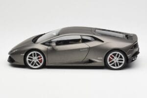 Lamborghini Huracan LP610-4 Cinzento AUTOart 1:18 74606 Compósito - imagem 4 de 8