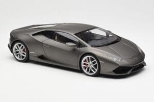 Lamborghini Huracan LP610-4 Cinzento AUTOart 1:18 74606 Compósito - imagem 6 de 8
