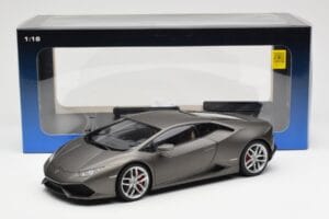Lamborghini Huracan LP610-4 Cinzento AUTOart 1:18 74606 Compósito - imagem 8 de 8