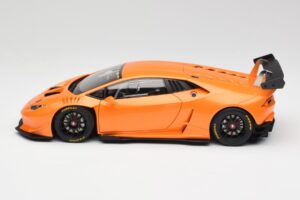 Lamborghini Huracan LP620-2 Super Trofeo Arancio Borealis Pearl Effect Laranja AUTOart 1:18 81558 Metal - imagem 4 de 8