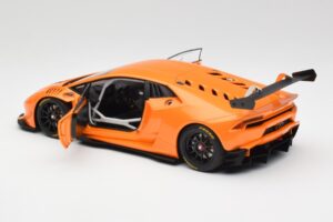 Lamborghini Huracan LP620-2 Super Trofeo Arancio Borealis Pearl Effect Laranja AUTOart 1:18 81558 Metal - imagem 5 de 8