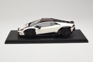 Lamborghini Huracan Sterrato No. 63 Branco TopSpeed 1:18 TS0610 Resina - imagem 3 de 6
