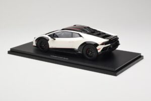 Lamborghini Huracan Sterrato No. 63 Branco TopSpeed 1:18 TS0610 Resina - imagem 5 de 6
