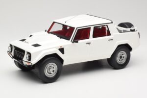 Lamborghini LM002 Branco Kyosho 1:18 GTS18508W Resina