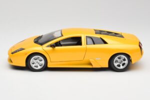 Lamborghini Murcielago LP640 Amarelo Bburago 1:18 23124646-M1 Metal - imagem 4 de 8