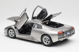 Lamborghini Murcielago Prata Maisto 1:18 7450257 Metal - imagem 5 de 8
