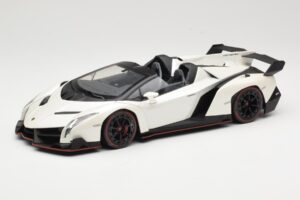 Lamborghini Veneno Roadster Branco Com Linha Vermelha Kyosho 1:18 C09502W Metal