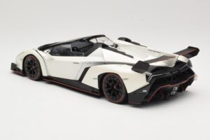 Lamborghini Veneno Roadster Branco Com Linha Vermelha Kyosho 1:18 C09502W Metal - imagem 5 de 6
