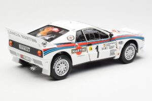 Lancia 037 Martini #1 W. Rohrl / C. Geistdorfer Winner Rally Monte Carlo 1983 Versão Noturna Kyosho 1:18 08306A Metal - imagem 3 de 8